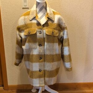 Universal Threads Lined Spring & Fall Coat. Gold / Musturd Color Sz L